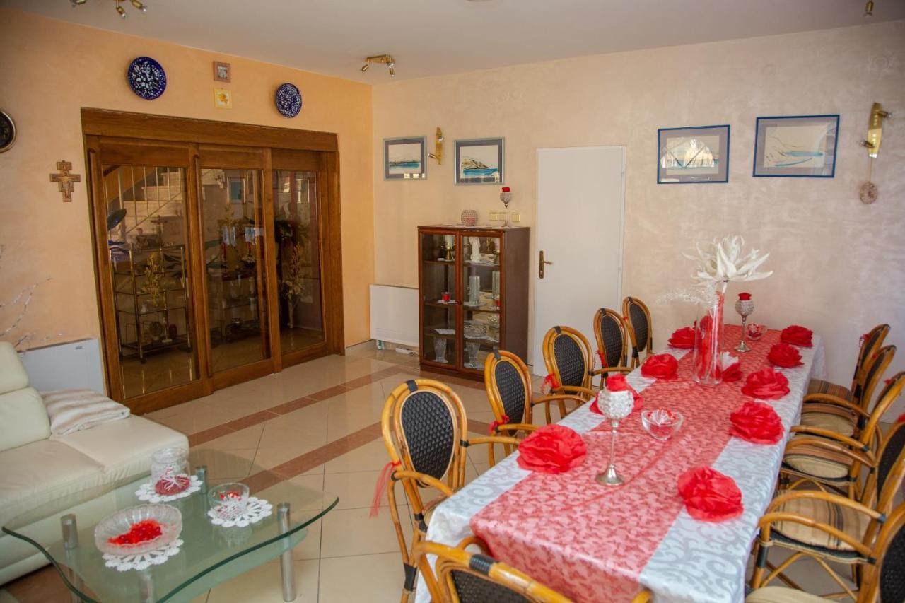 Royal Rooms Novalja Luaran gambar